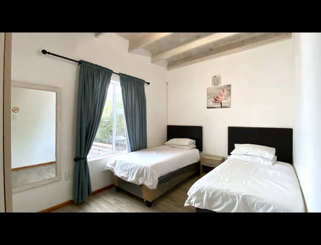 3 BEDROOM HOUSE FOR SALE IN GOLDEN MILE